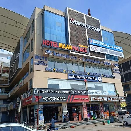 Hotel Maan Palace Vadodara Exterior foto